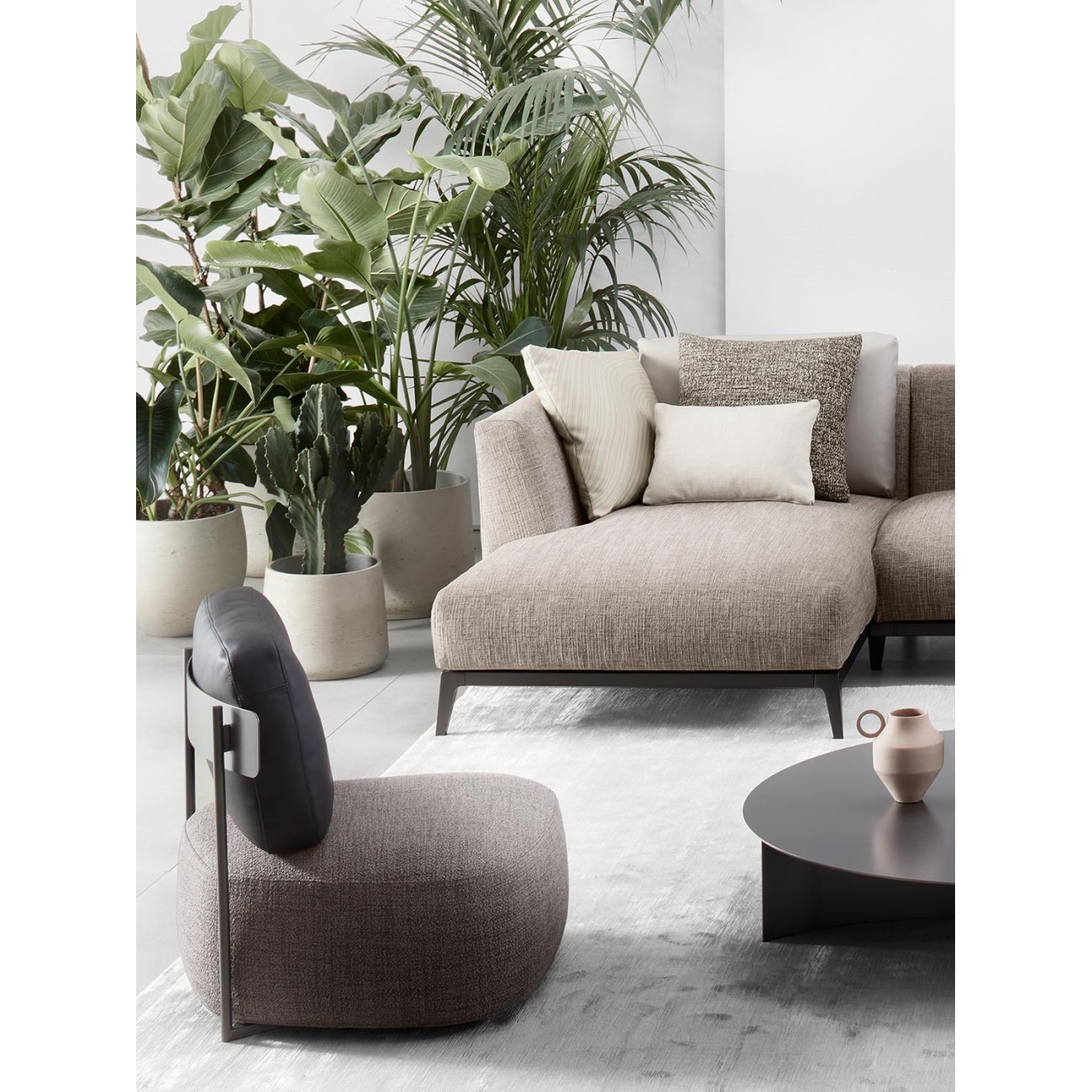 FLOU PIERRE ARMCHAIR