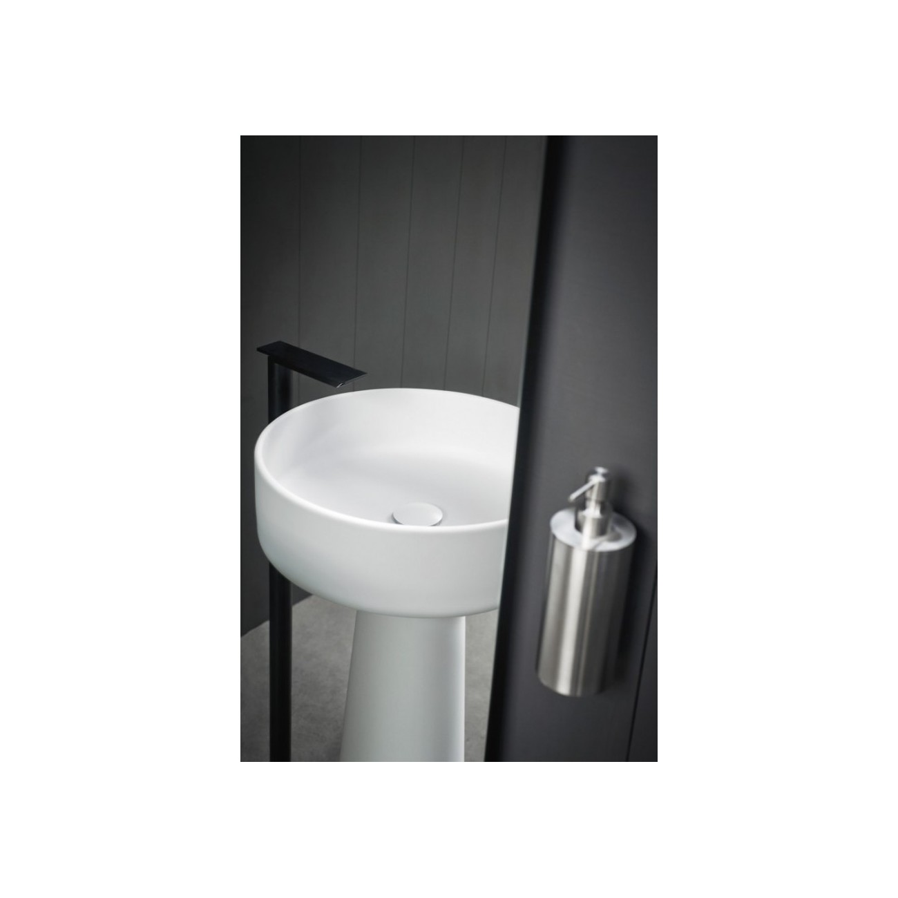 AGAPE SEN FLOOR‑MOUNTED TAP
