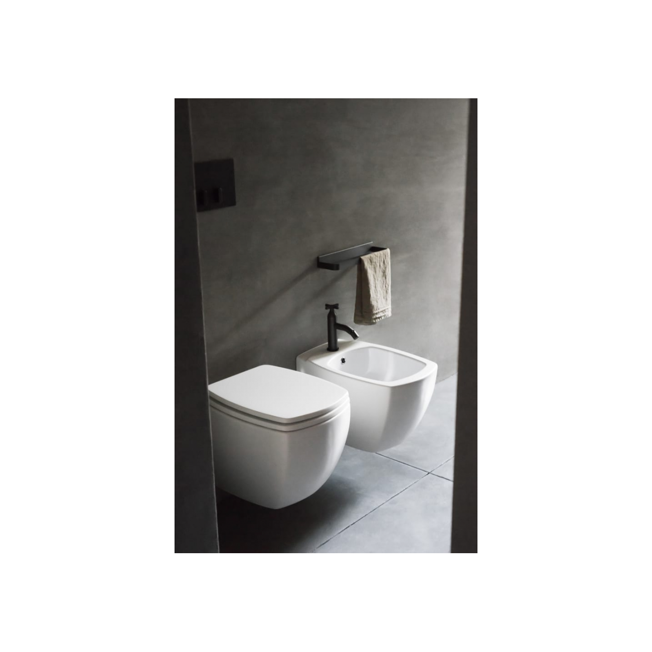 AGAPE 750 WC SUSPENDU