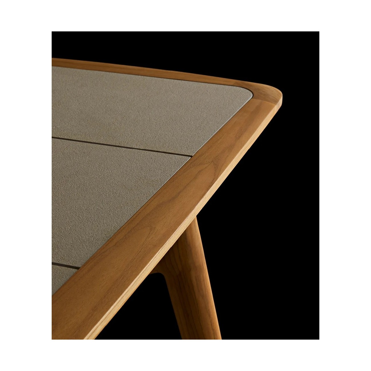POLIFORM CURVE TABLE OUTDOOR
