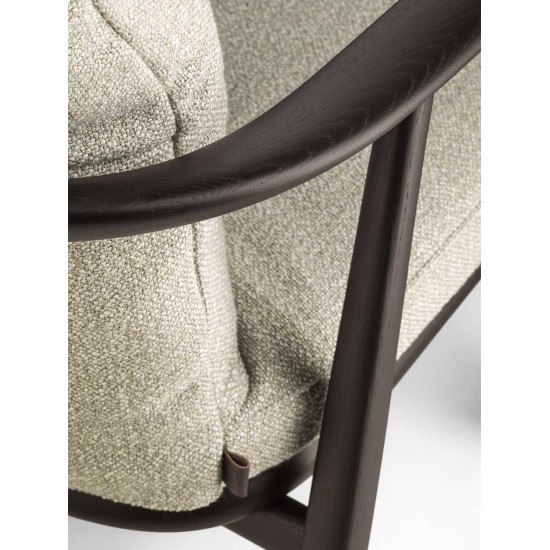 POLTRONA FRAU VIOLA ESSENCE SMALL ARMCHAIR