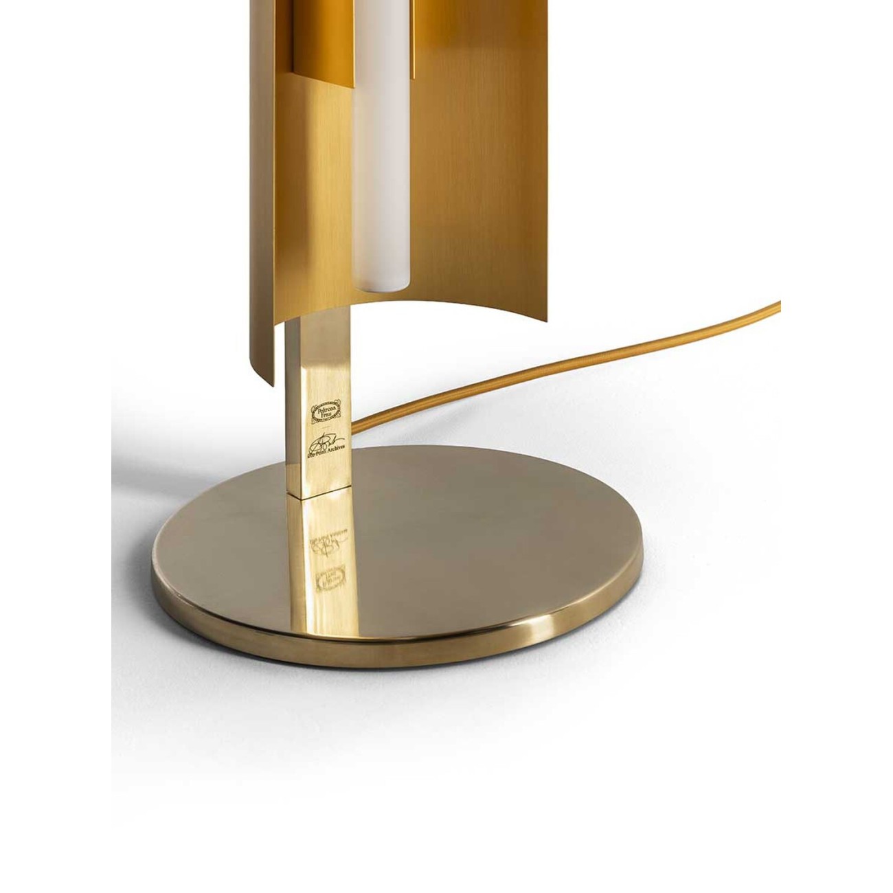 POLTRONA FRAU GIO PONTI ORO LAMPADAIRE