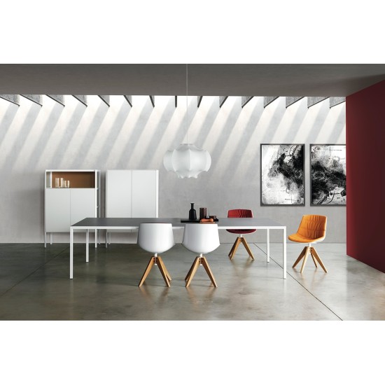 MDF SEDIA FLOW CHAIR  4 GAMBE CROSS