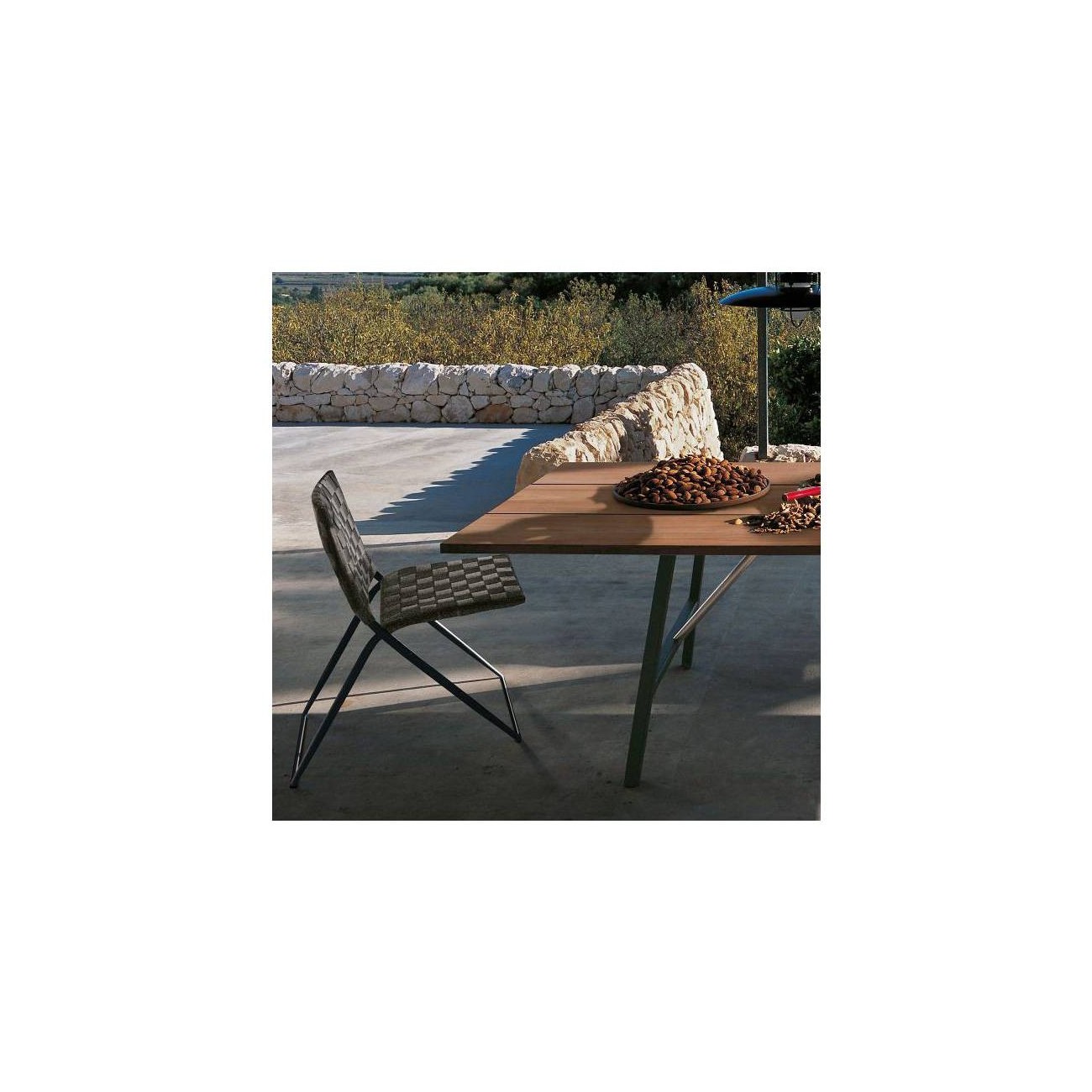 RODA LOUNGE CHAIR BERENICE