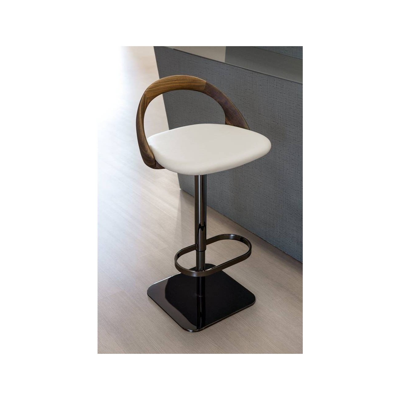 PORADA SGABELLO GIREVOLE ESTER