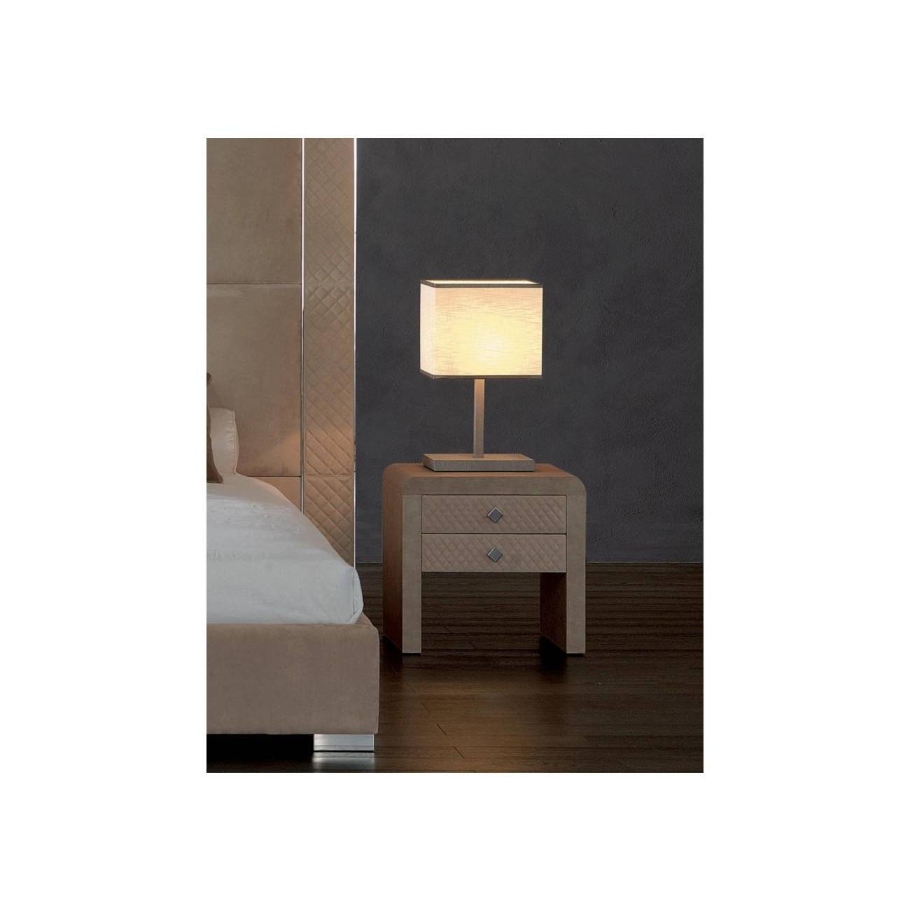 RUGIANO COMODINO REKO