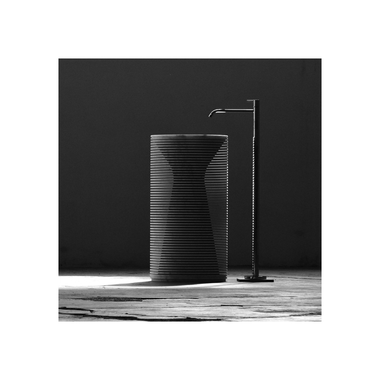 ANTONIO LUPI INTROVERSO