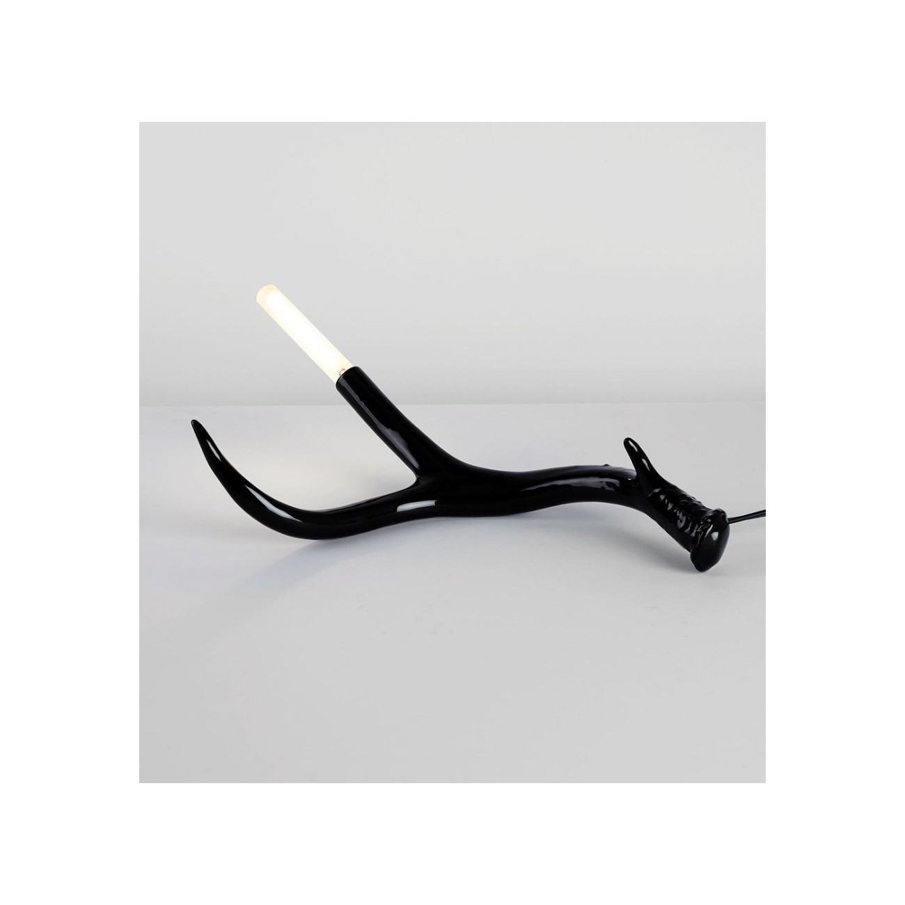 ROLL&HILL SUPERORDINATE ANTLER LAMPADA DA TAVOLO