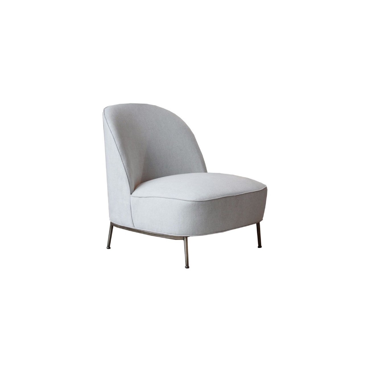 GUBI - SEJOUR LOUNGE CHAIR POLTRONA