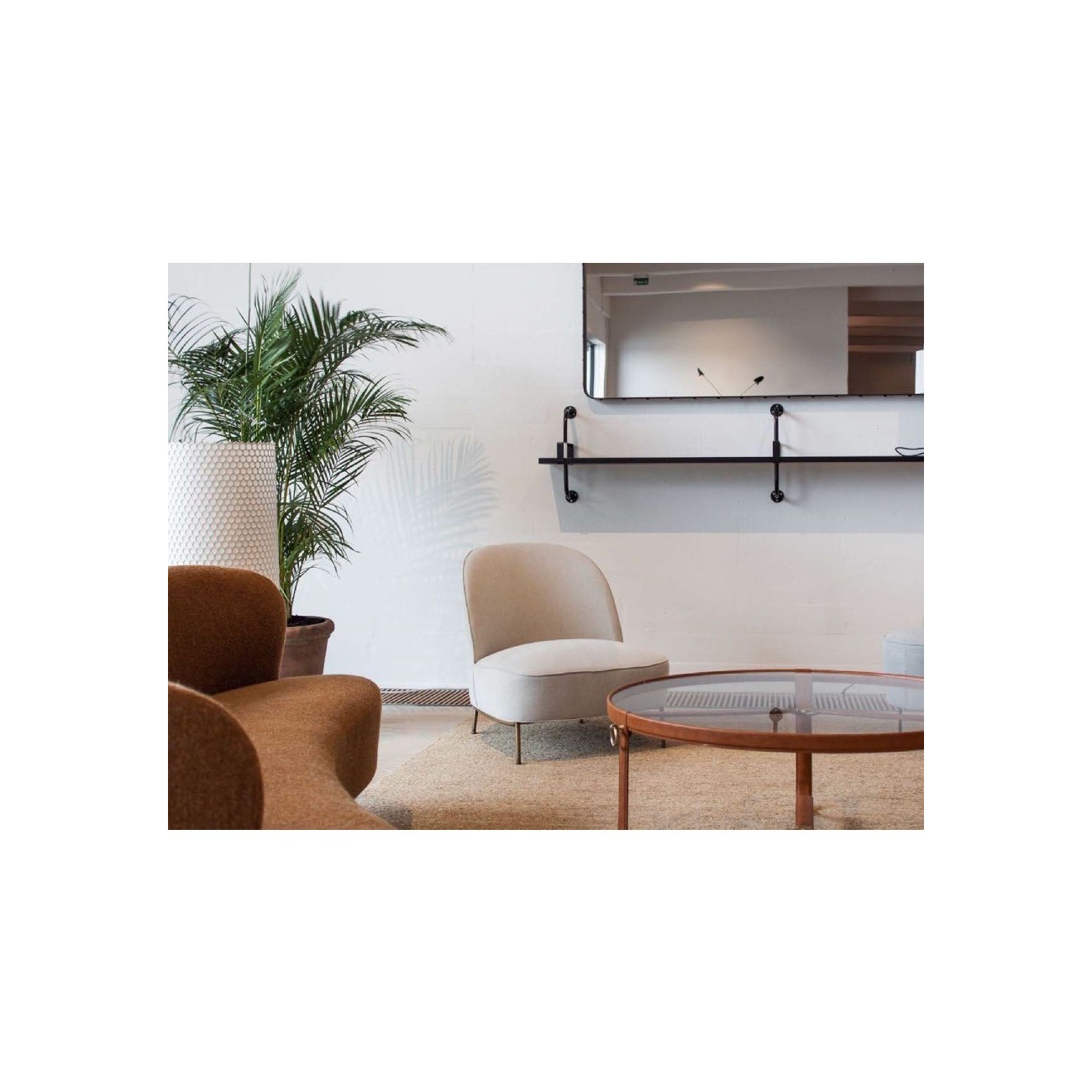 GUBI - SEJOUR LOUNGE CHAIR POLTRONA