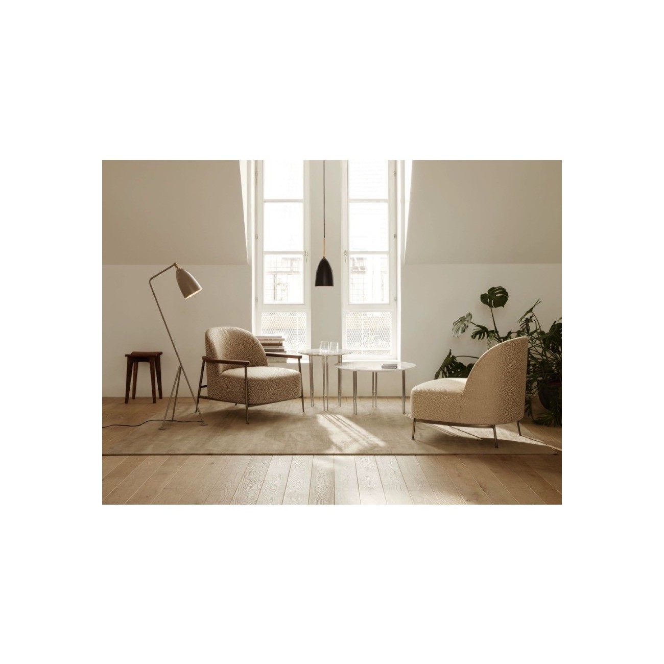 GUBI - SEJOUR LOUNGE CHAIR POLTRONA