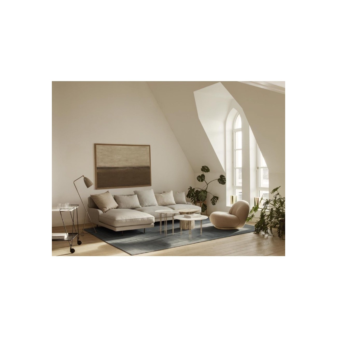 GUBI FLANEUR DIVANO E CHAISE LONGUE