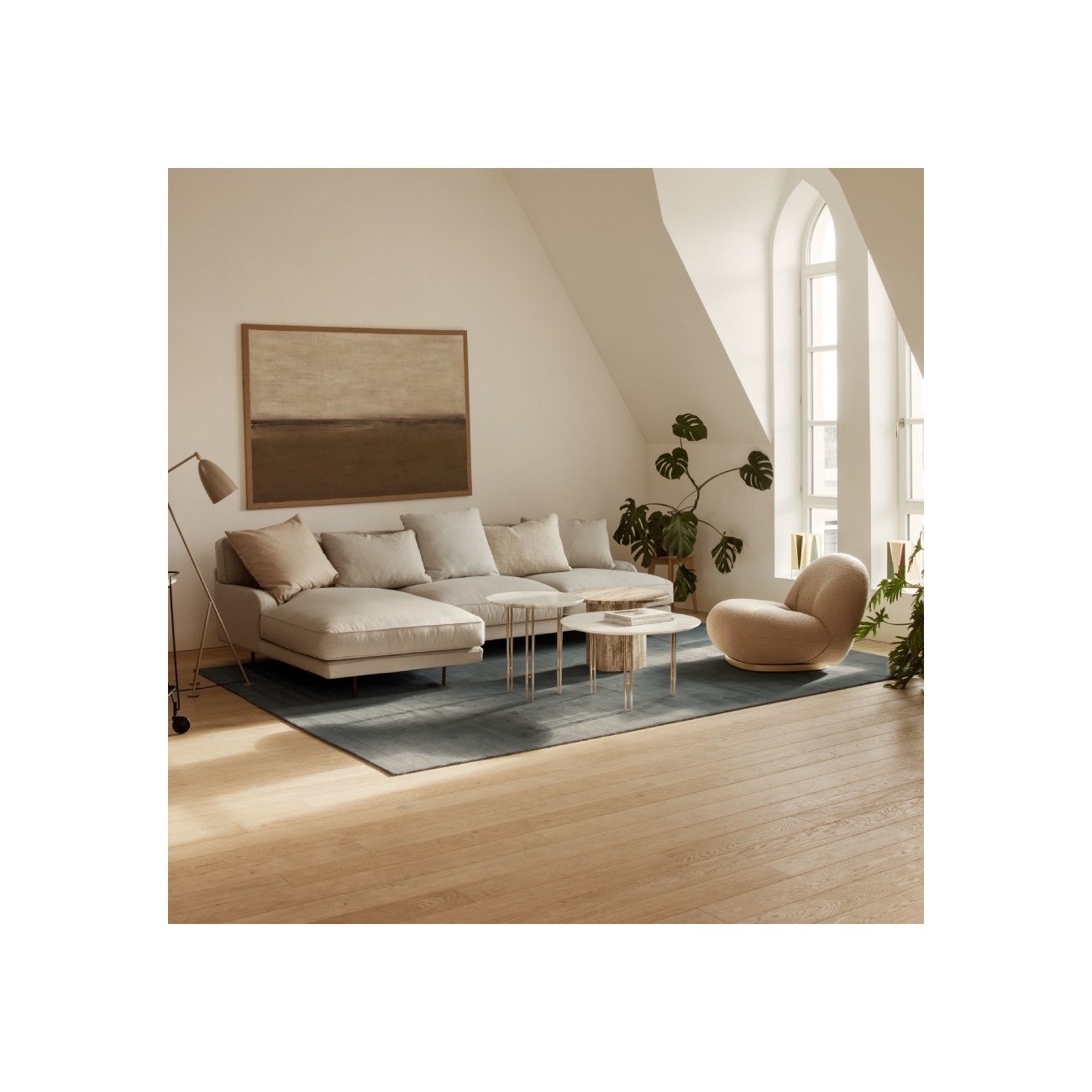 GUBI FLANEUR DIVANO E CHAISE LONGUE