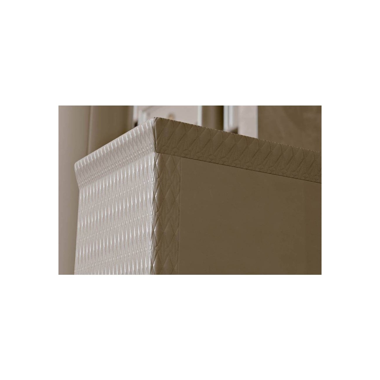 TURRI NUMERO TRE CONTENITORE