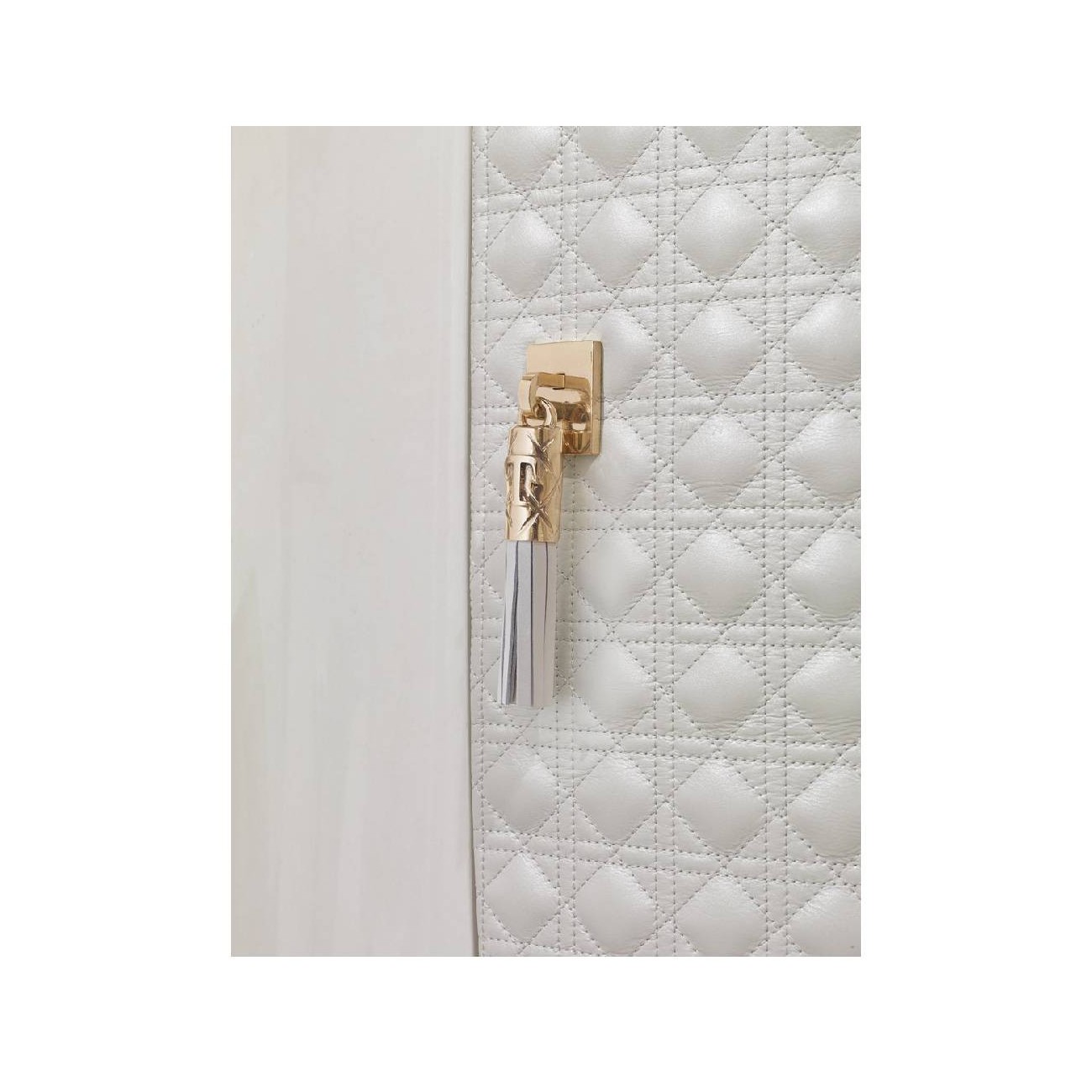 TURRI CARACTERE MOBILE TV