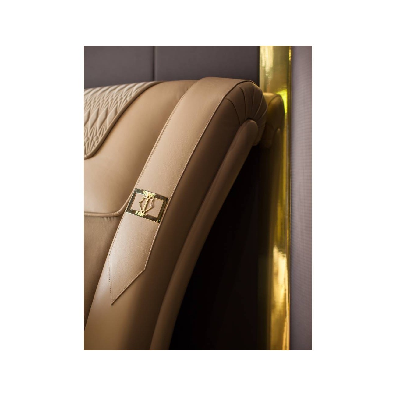 TURRI NUMERO TRE LETTO