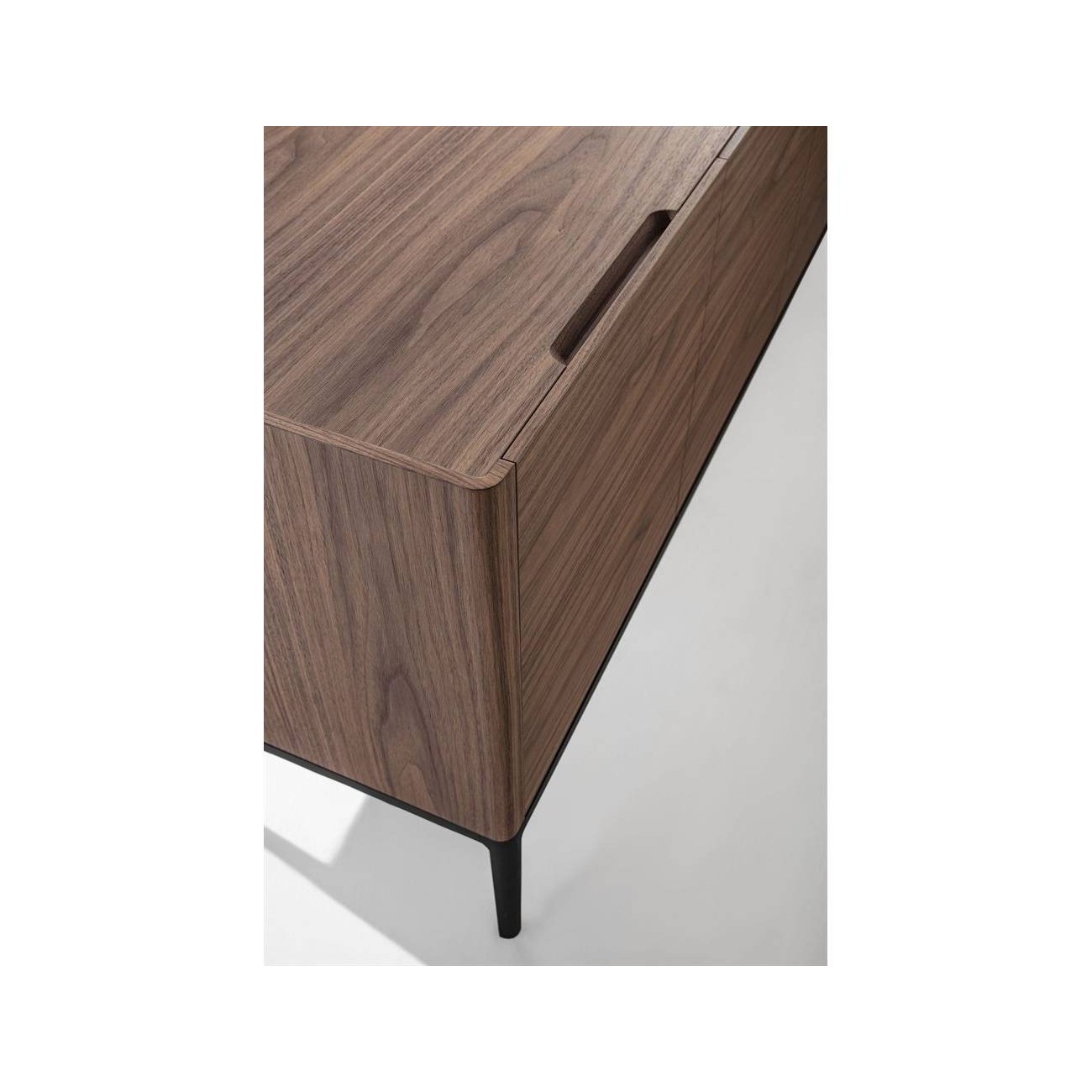 PORADA KANTO CREDENZA