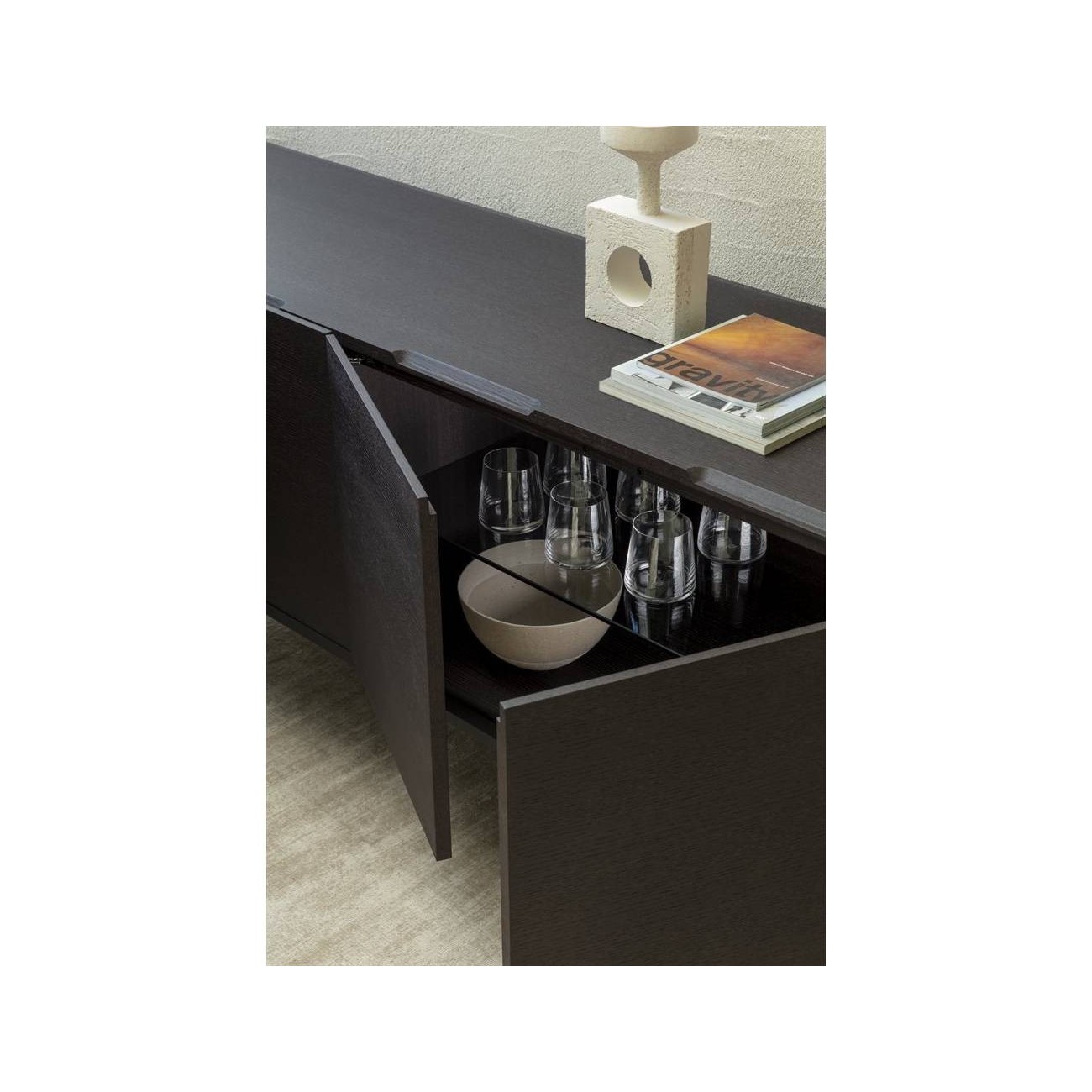 PORADA KANTO CREDENZA