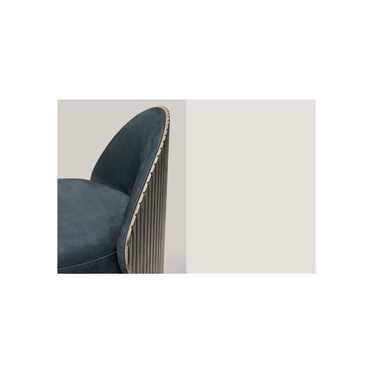 SHĀKE HEGE POLTRONCINA