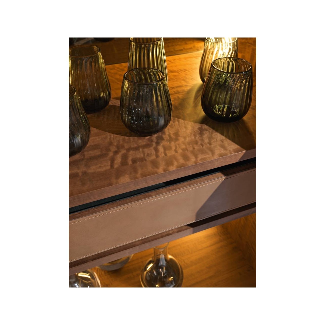 VISIONNAIRE NOMOS MOBILE BAR