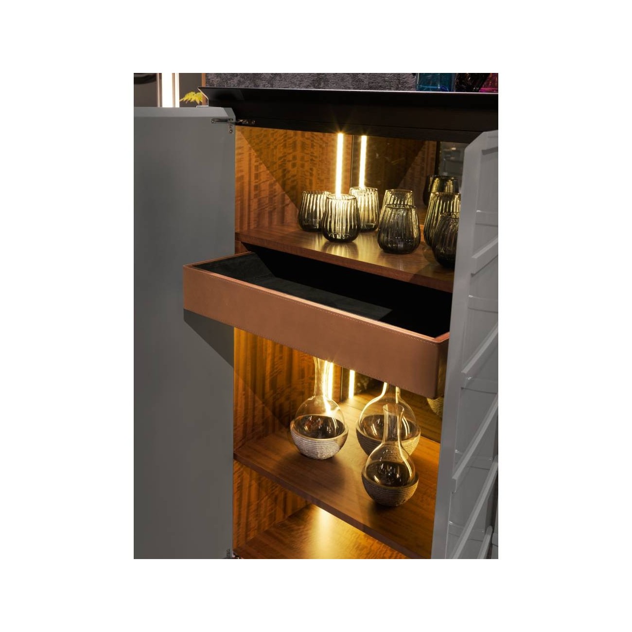 VISIONNAIRE NOMOS MOBILE BAR