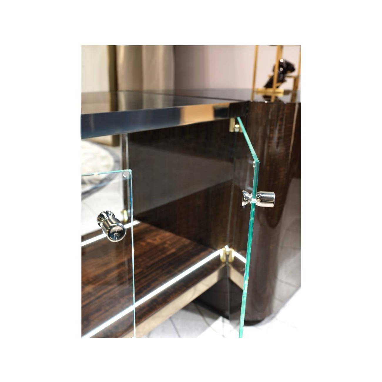 VISIONNAIRE DESMOND MADIA