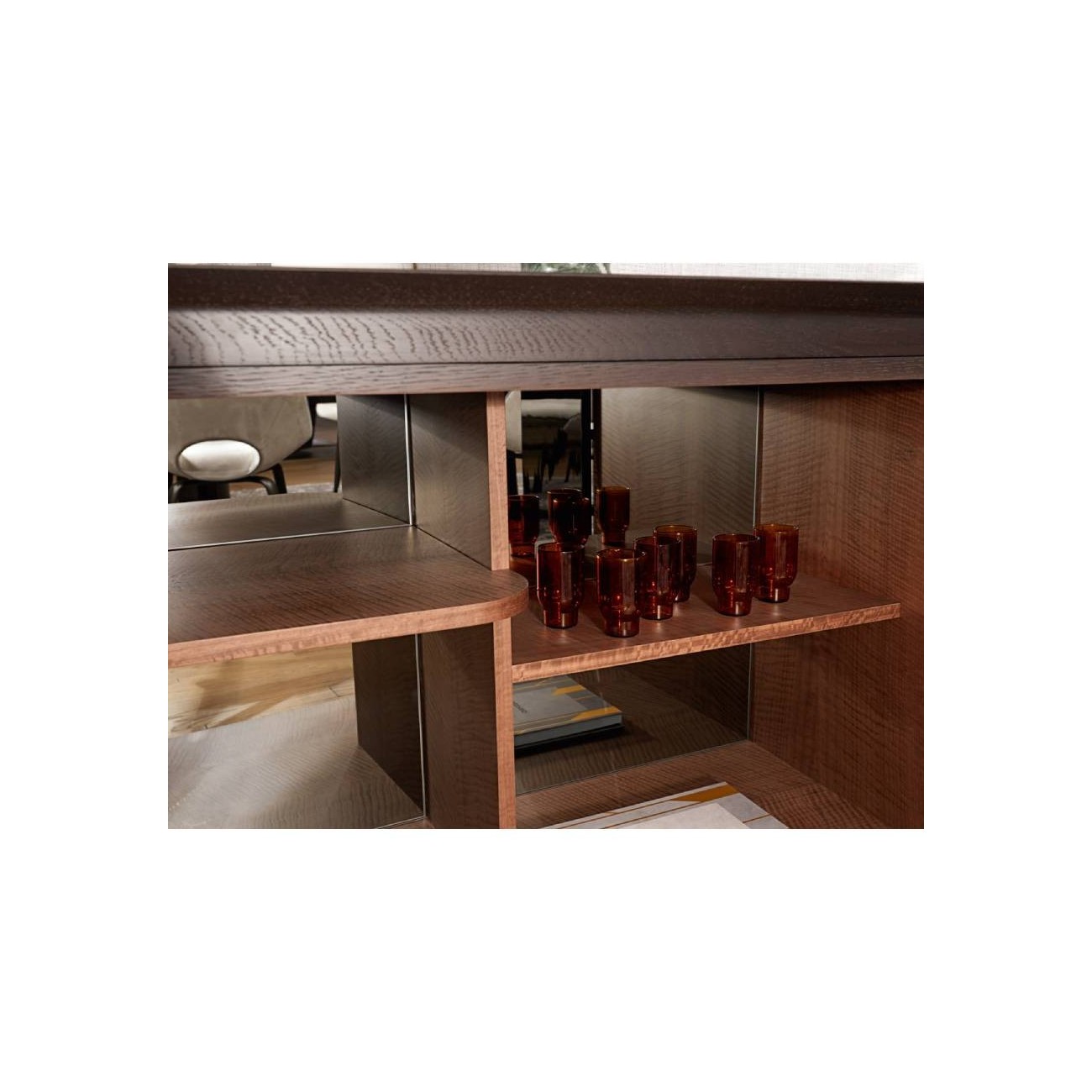 VISIONNAIRE NOMOS MADIA