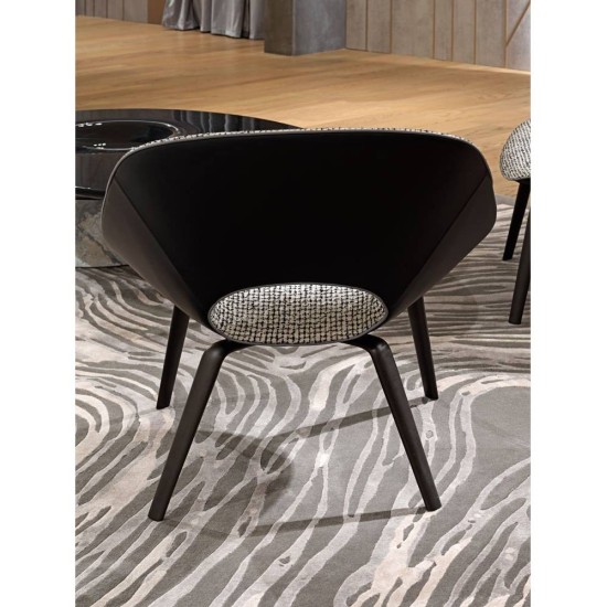 VISIONNAIRE TANYA SEDIA