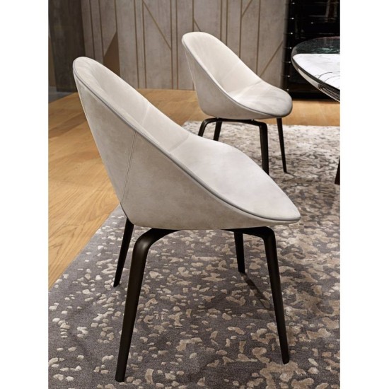 VISIONNAIRE TANYA SEDIA