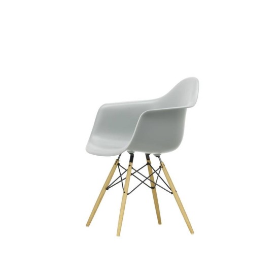 VITRA EAMES PLASTIC CHAIR DAW SEDIA