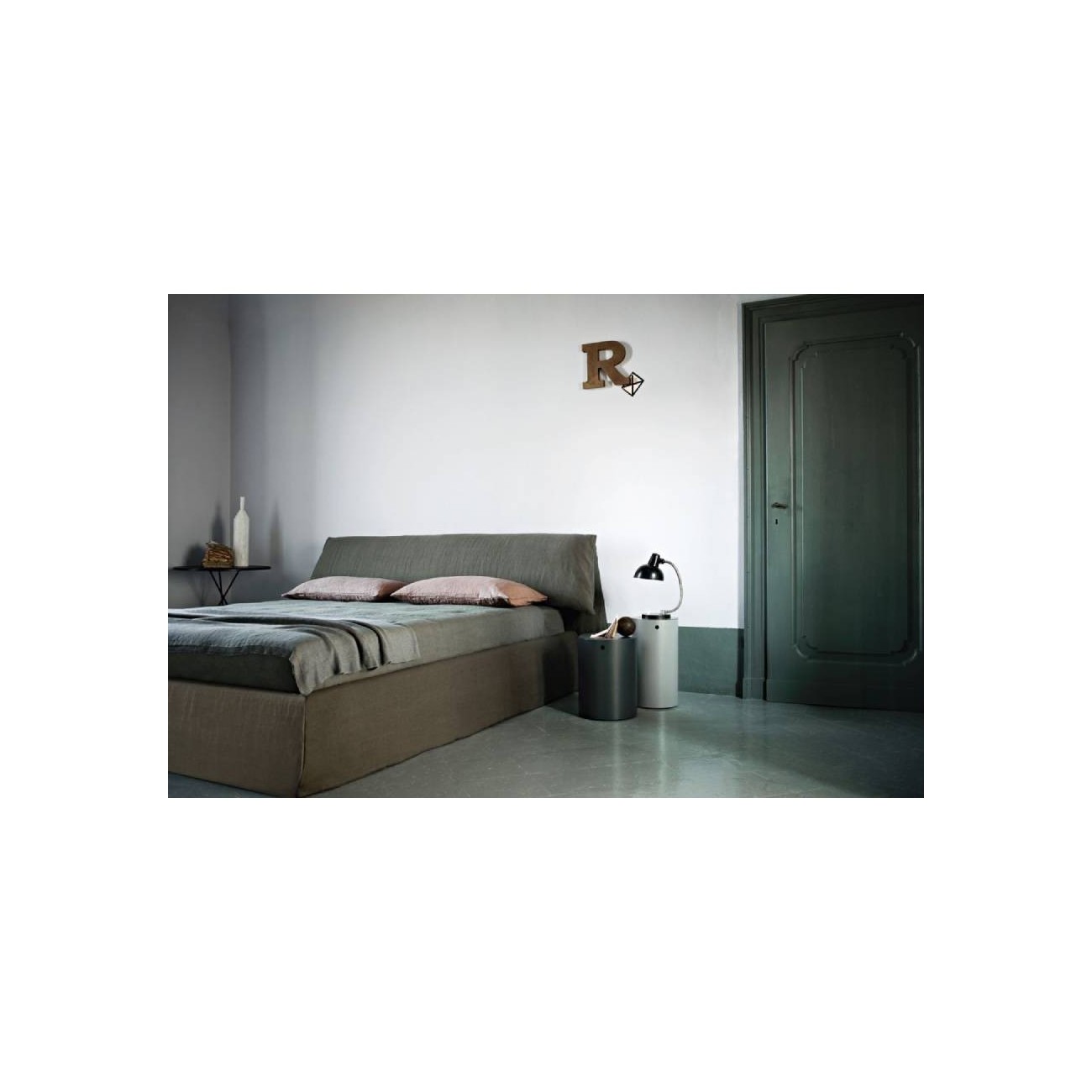 IVANO REDAELLI THAIS COMODINO