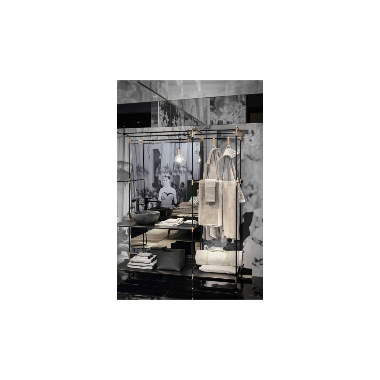 IVANO REDAELLI PRET A PORTER CONTENITORE