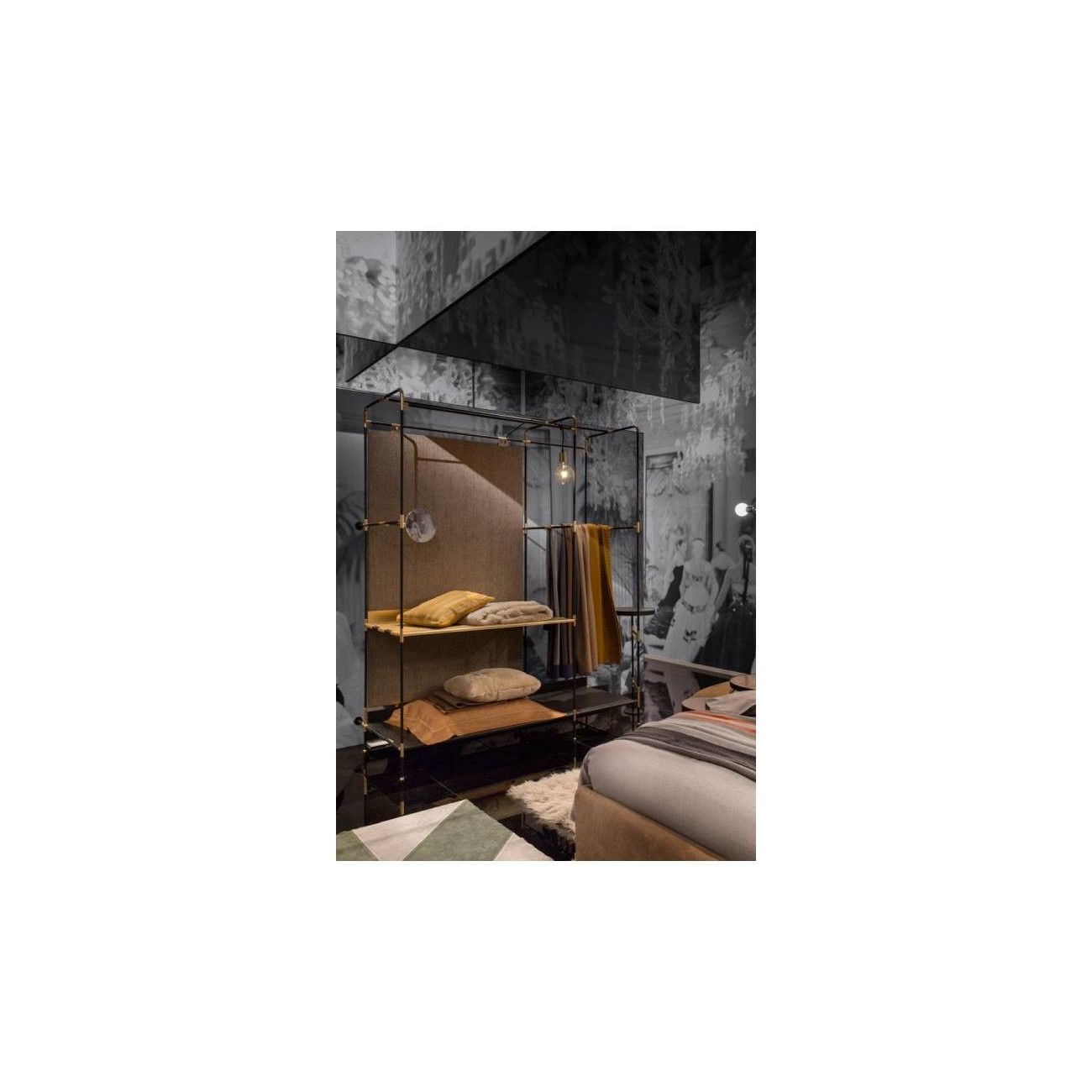 IVANO REDAELLI PRET A PORTER CONTENITORE