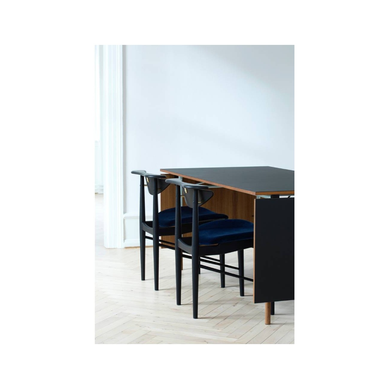 FINN JUHL READING CHAIR - SEDIA