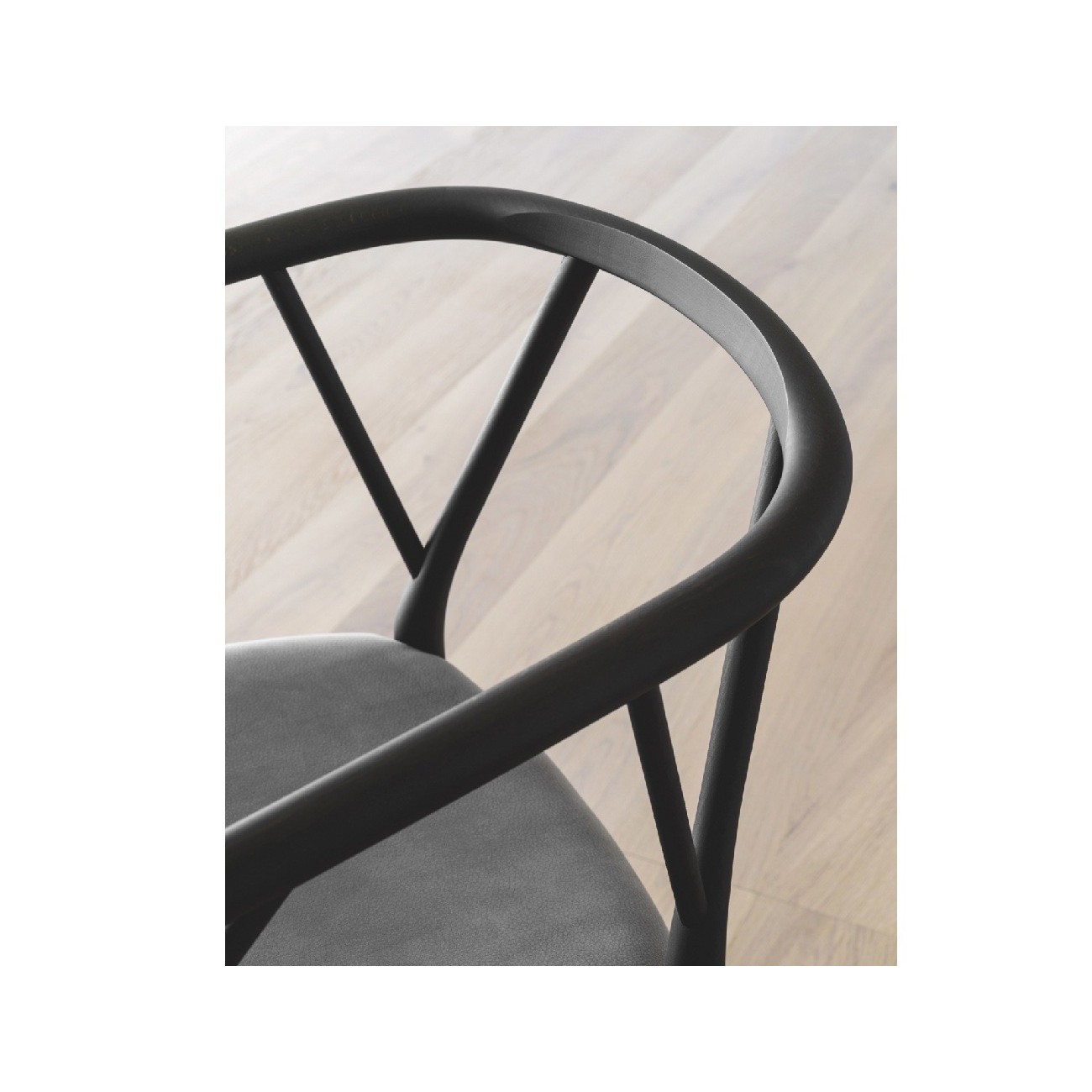 MINIFORMS – VELERIE SEDIA