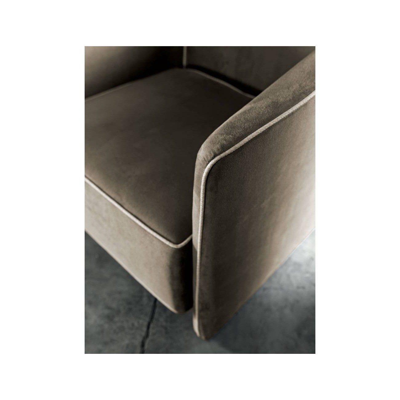 MERONI&COLZANI – TREVI POLTRONA