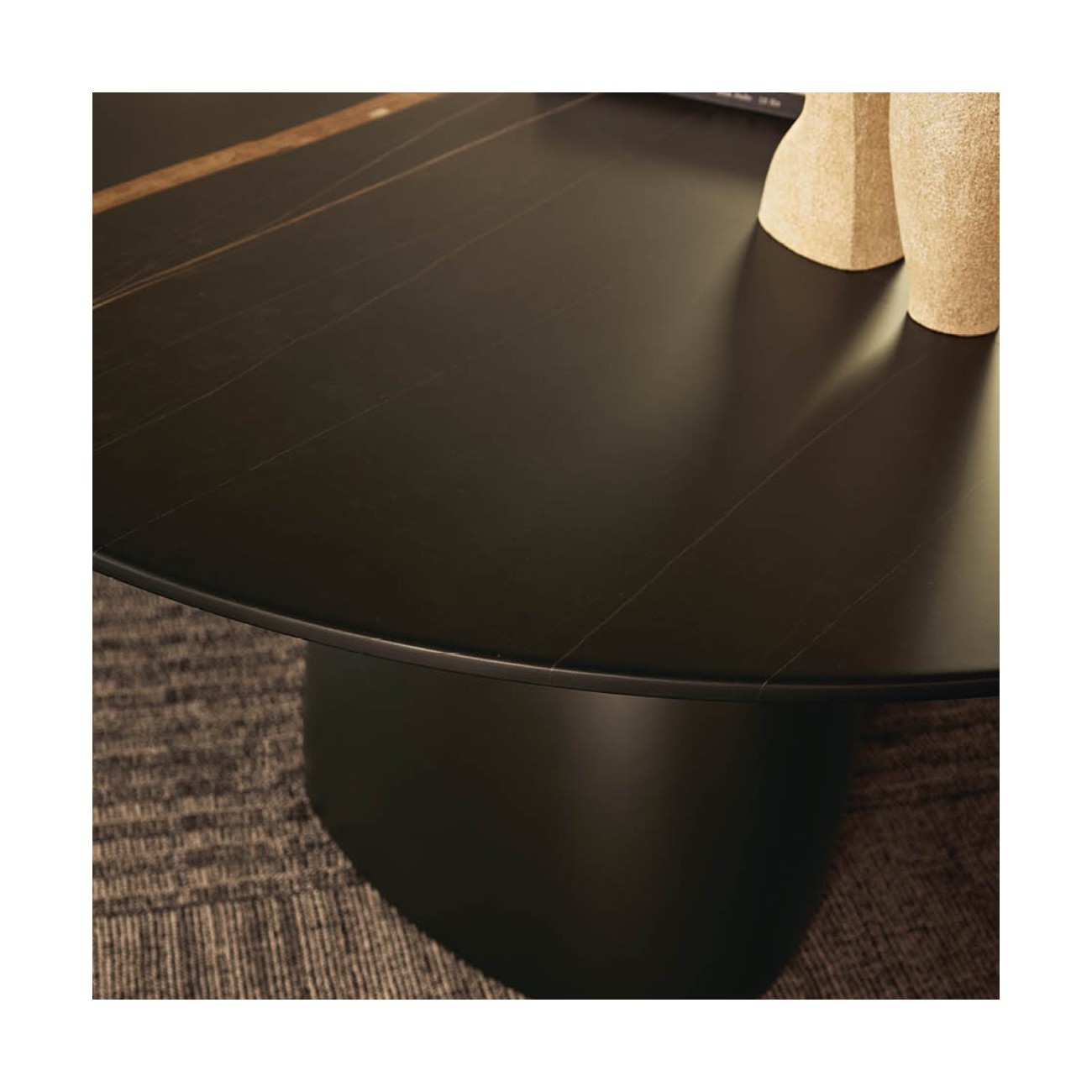 POLIFORM MONOLITH TAVOLO