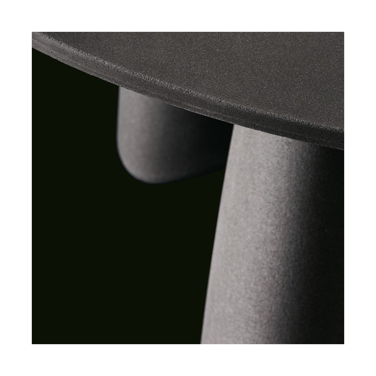POLIFORM MONOLITH TABLE OUTDOOR