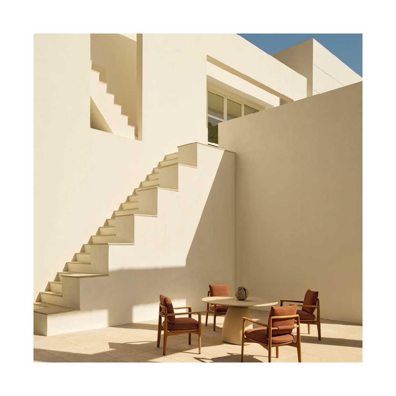 POLIFORM MONOLITH TABLE OUTDOOR