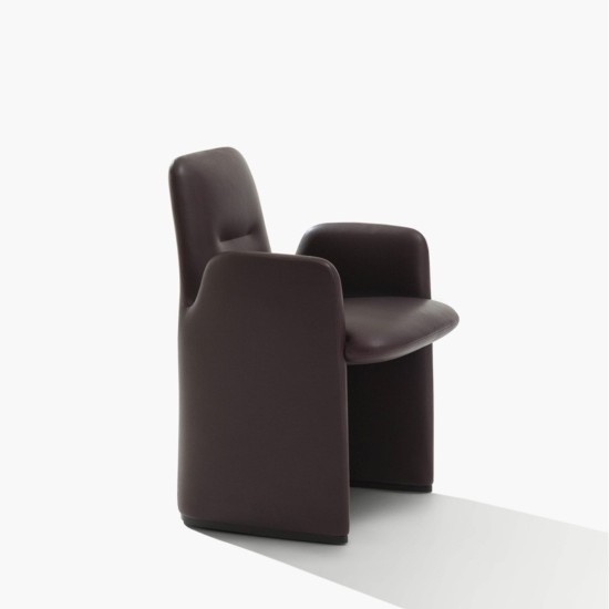 POLIFORM GUEST CHAIR