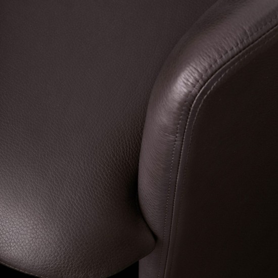 POLIFORM GUEST CHAIR