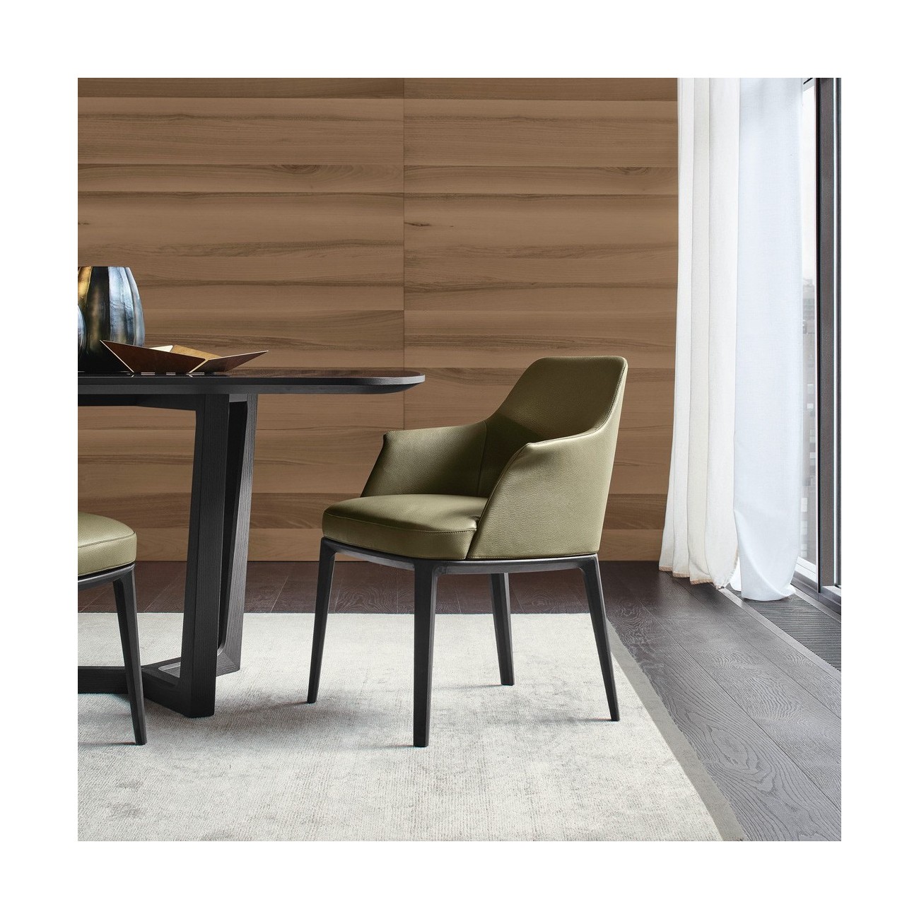 POLIFORM SOPHIE SEDIA CON BRACCIOLI