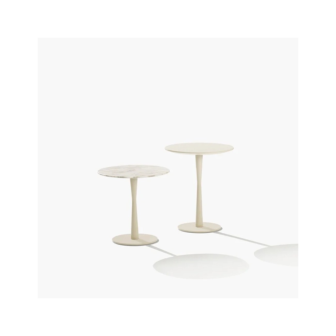 POLIFORM FLUTE LACQUERED COFFEE TABLE