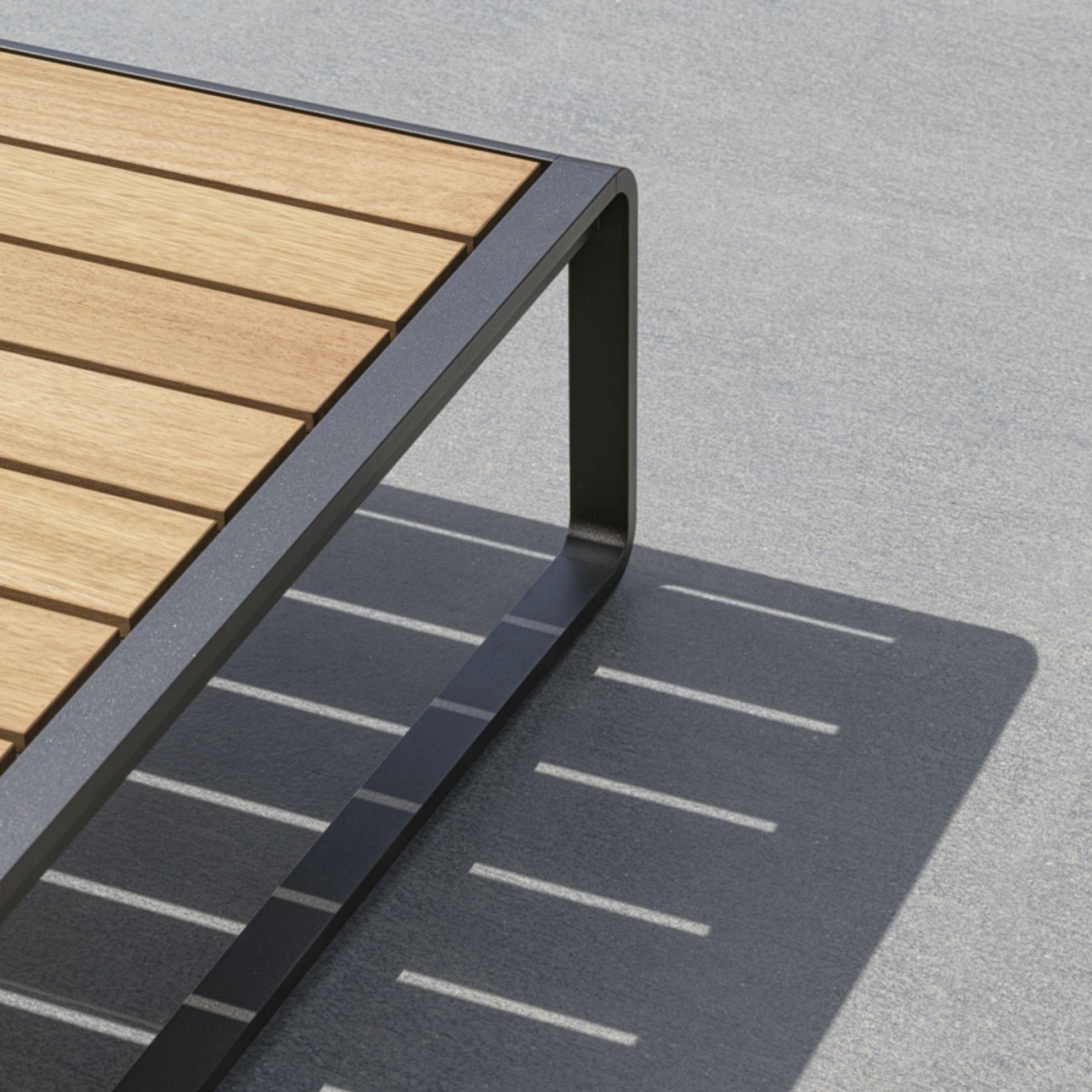 MOLTENI&C – GUELL CHAISE LONGUE OUTDOOR
