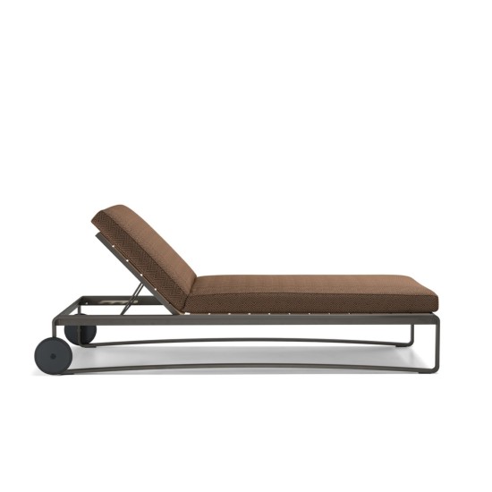 MOLTENI&C – GUELL CHAISE LONGUE OUTDOOR