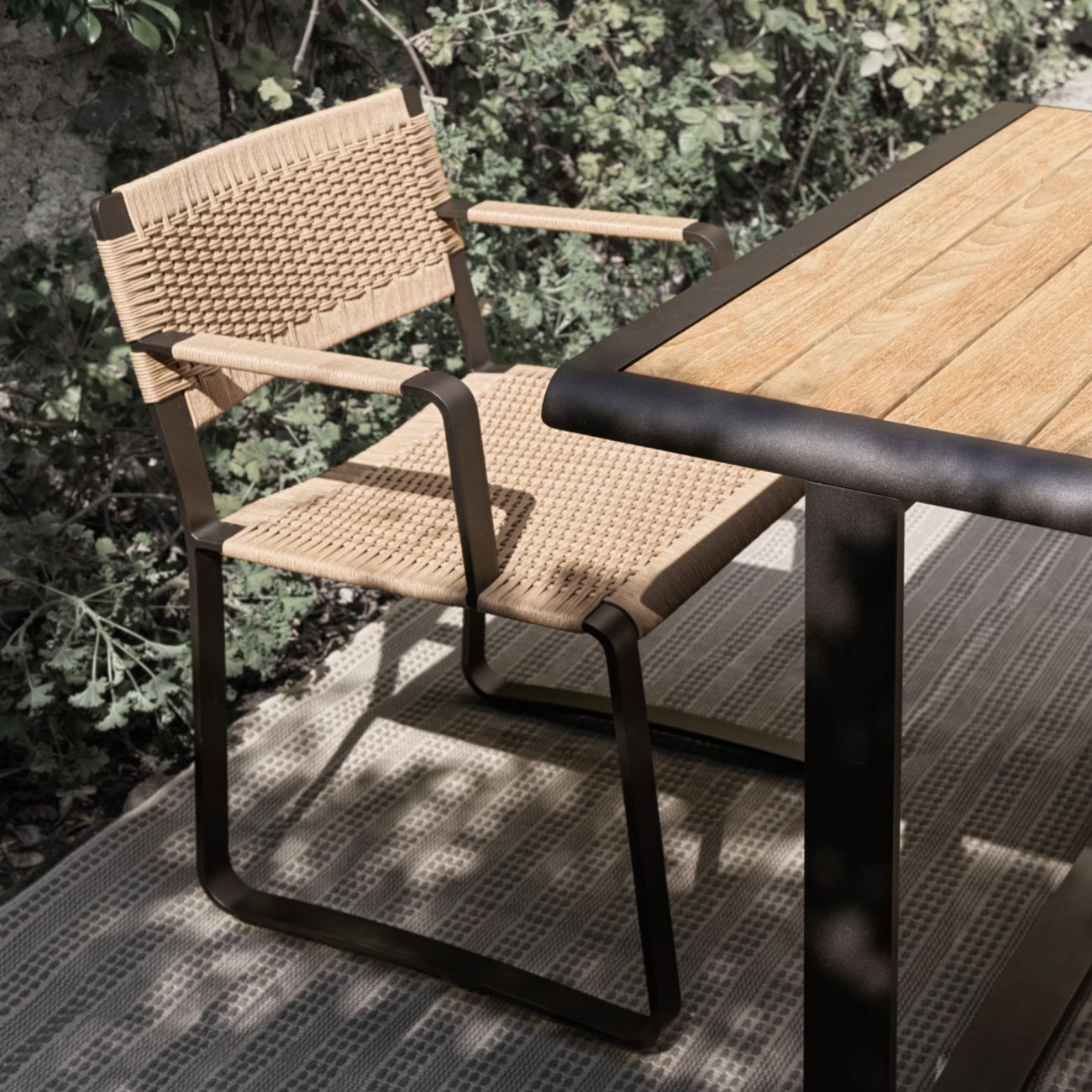 MOLTENI&C – GOLDEN GATE TABLE EXTÉRIEURE