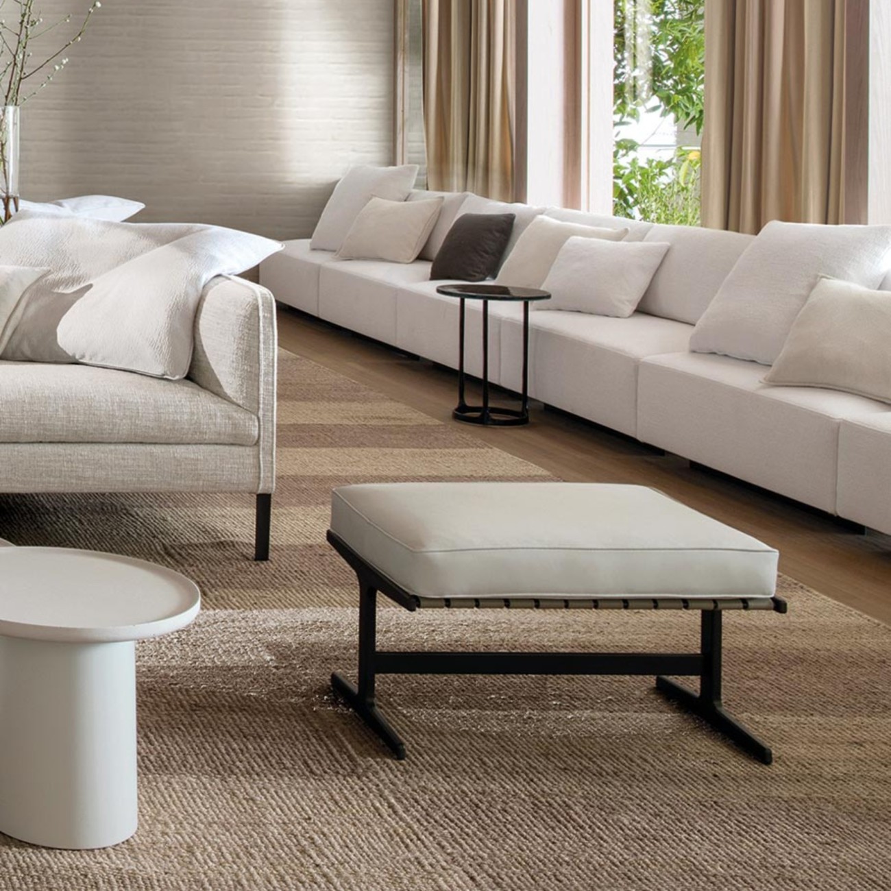 MOLTENI&C - PAULA POLTRONA