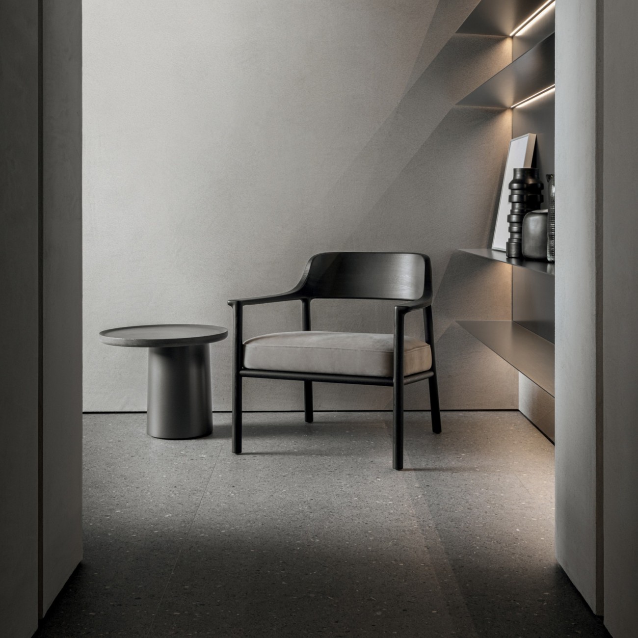 MOLTENI WALTER SMALL ARMCHAIR