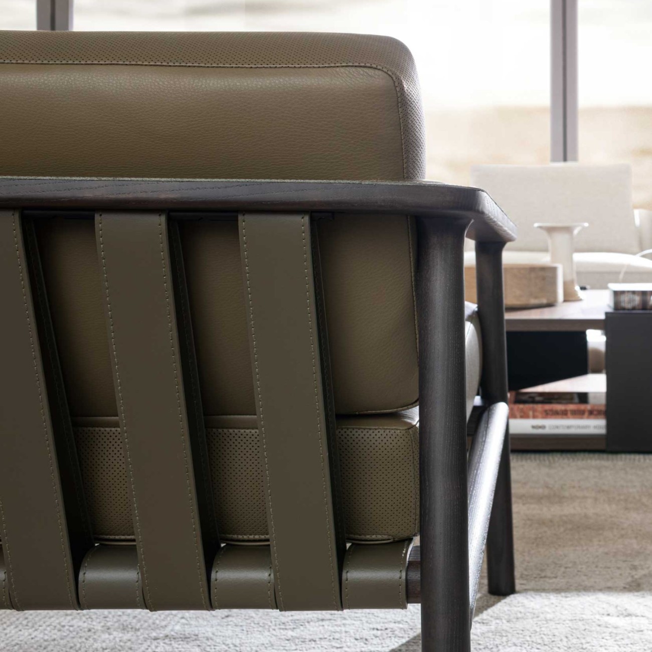 MOLTENI GILLIS ARMCHAIR