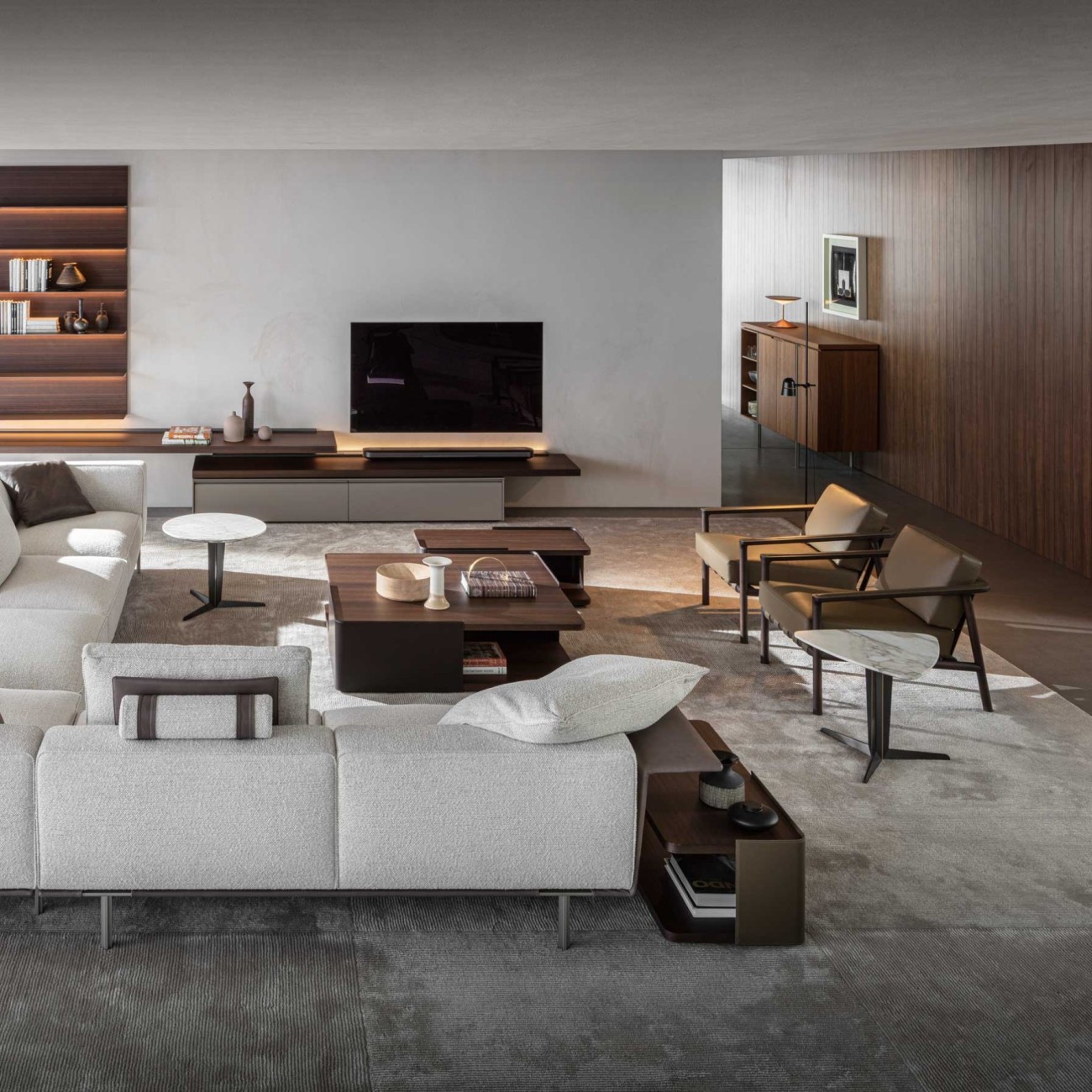 MOLTENI GILLIS ARMCHAIR